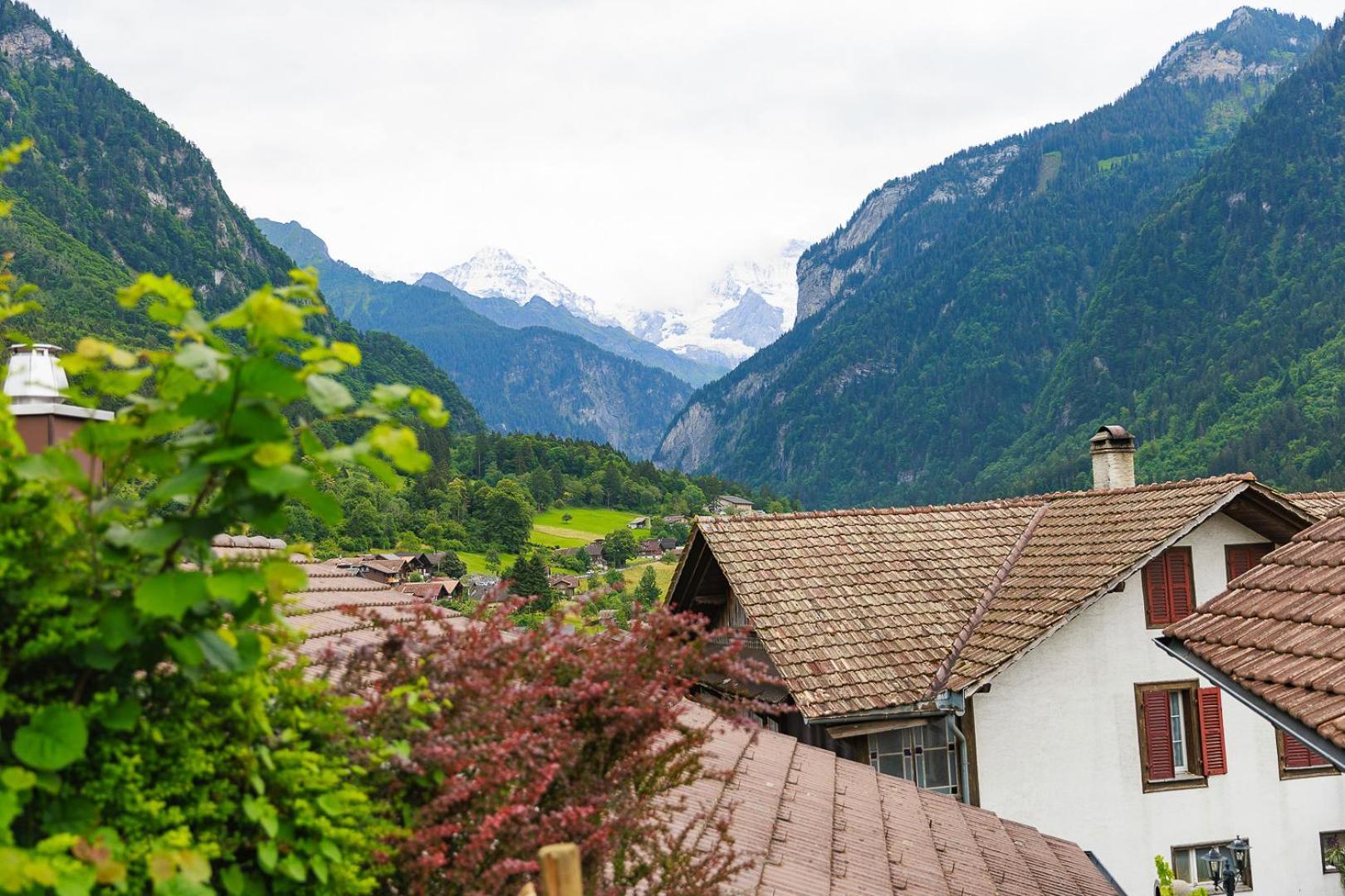 Charming Alpine Retreat By Apartments Capricorn Gsteigwiler Buitenkant foto