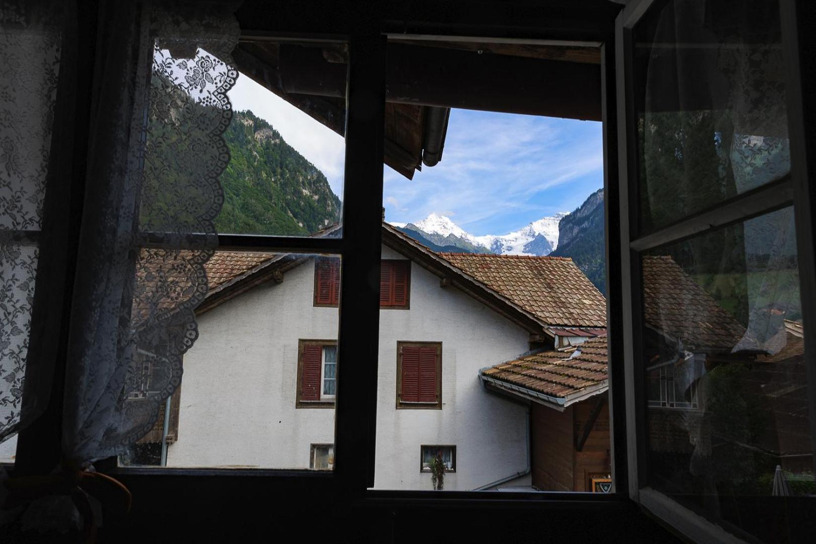 Charming Alpine Retreat By Apartments Capricorn Gsteigwiler Buitenkant foto