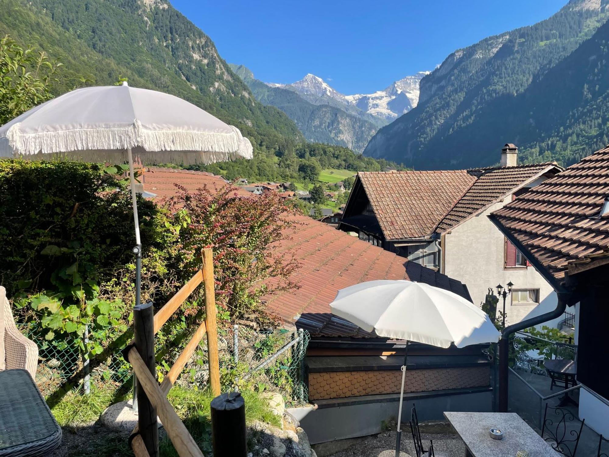 Charming Alpine Retreat By Apartments Capricorn Gsteigwiler Buitenkant foto